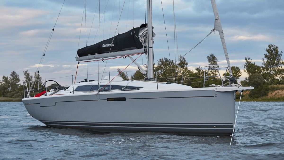 The Dehler 34 is designed for owners who seek to blend high performance under sail with onboard comfort